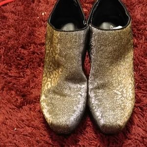 Gianni bini ankle bootie